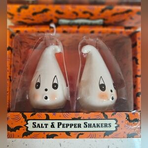 Johanna Parker Halloween Ghost Shakers